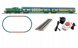 PKP SM42-926 z wagonami piętrowymi