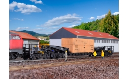 Wagon specjalny Uaai 819 z ładunkiem skrzyni
